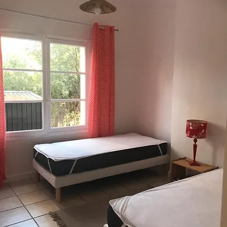 Avec Terrasse, *